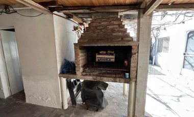 Casa en Alquiler 3 ambientes en Banfield