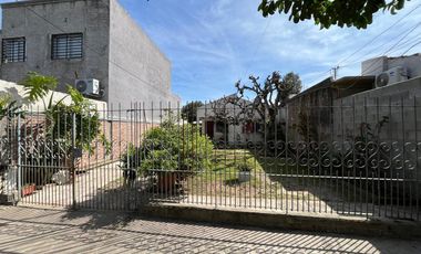 Casa en Alquiler 3 ambientes en Banfield