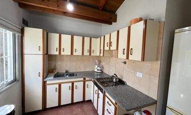 Casa en Alquiler 3 ambientes en Banfield