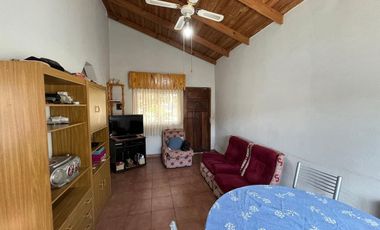 Casa en Alquiler 3 ambientes en Banfield