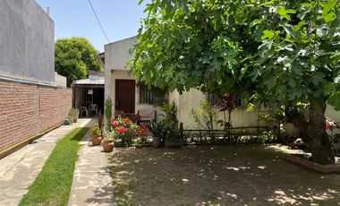 Casa en Alquiler 3 ambientes en Banfield