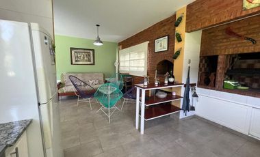 CASA QUINTA EN VENTA CON PARQUE Y PILETA