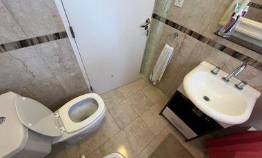 CASA QUINTA EN VENTA CON PARQUE Y PILETA