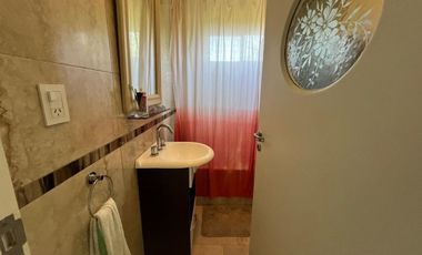 CASA QUINTA EN VENTA CON PARQUE Y PILETA