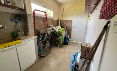 CASA QUINTA EN VENTA CON PARQUE Y PILETA