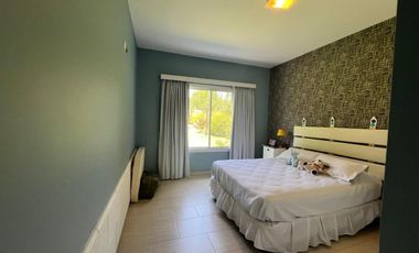 CASA QUINTA EN VENTA CON PARQUE Y PILETA
