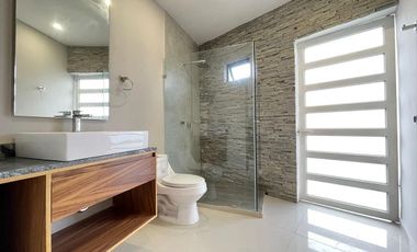 Paraisos del Tesoro Casa con hermosa vista en venta