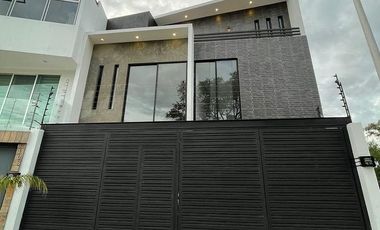 Paraisos del Tesoro Casa con hermosa vista en venta