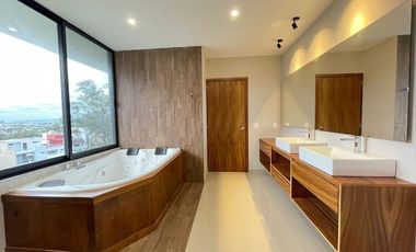 Paraisos del Tesoro Casa con hermosa vista en venta