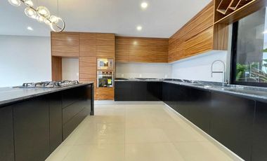 Paraisos del Tesoro Casa con hermosa vista en venta
