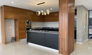 Paraisos del Tesoro Casa con hermosa vista en venta