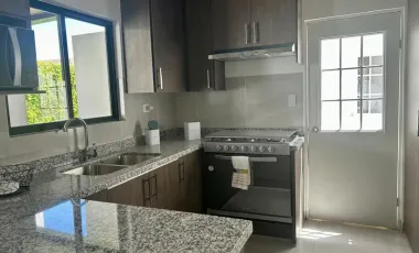 Casa en Venta con Habitación en Planta Baja en Zona Viñedos, Torreón