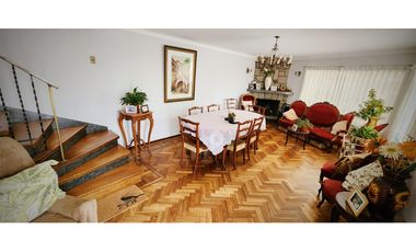 5 Dormitorios, 2 baños, amplia casa en Recreo