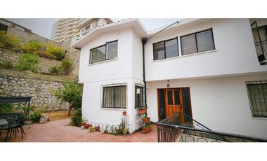 5 Dormitorios, 2 baños, amplia casa en Recreo