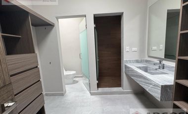 CASA EN VENTA EN ALTARES RESIDENCIAL