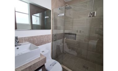 ¡EXCLUSIVIDAD Y AMPLITUD AL SUR DE LA CIUDAD! mll