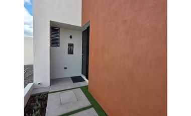 Casa en Venta a un Costado de la Cartuja SIN COMISION COMPARTIDA_md