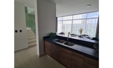 Amplio Hogar con Excelente Ubicación y Gran Proyección al Sur_bj