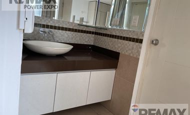 Duplex 1° y 2° piso frente al Jockey Plaza en SURCO
