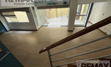 Duplex 1° y 2° piso frente al Jockey Plaza en SURCO