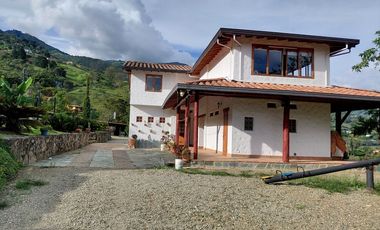 FINCA EN ARRIENDO UBICADA EN COPACABANA SECTOR VEREDA ZARZAL