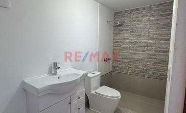 Vendo Departamento 111 M2 En 2Do Piso Frente A Parque En Surco