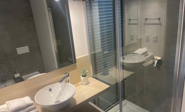 Excelente Loft en alquiler temporario con cochera. Distrito Quartier, Retiro.