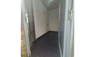 ARRIENDO CASA UNIFAMILIAR EN CHIA DE TRES NIVELES