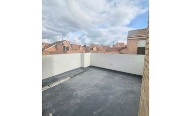 ARRIENDO CASA UNIFAMILIAR EN CHIA DE TRES NIVELES