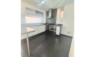 ARRIENDO CASA UNIFAMILIAR EN CHIA DE TRES NIVELES