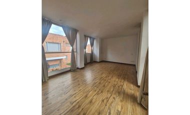 ARRIENDO CASA UNIFAMILIAR EN CHIA DE TRES NIVELES