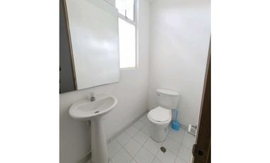 ARRIENDO CASA UNIFAMILIAR EN CHIA DE TRES NIVELES