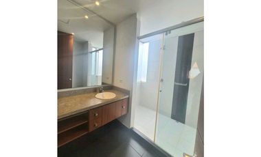 ARRIENDO CASA UNIFAMILIAR EN CHIA DE TRES NIVELES