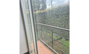 ARRIENDO CASA UNIFAMILIAR EN CHIA DE TRES NIVELES