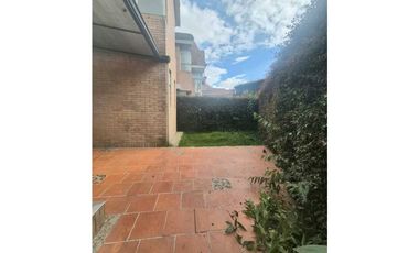 ARRIENDO CASA UNIFAMILIAR EN CHIA DE TRES NIVELES