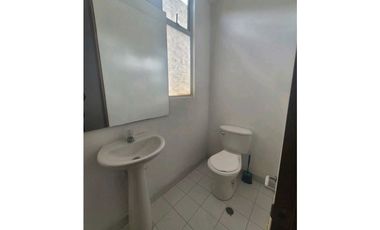 ARRIENDO CASA UNIFAMILIAR EN CHIA DE TRES NIVELES