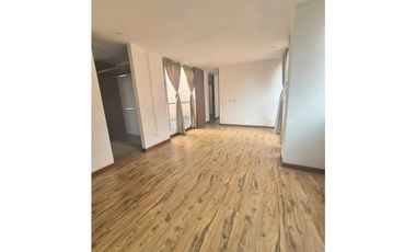 ARRIENDO CASA UNIFAMILIAR EN CHIA DE TRES NIVELES