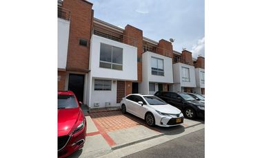 RENTA CASA EN CONJUTO CERRADO SECTOR UNICENTRO