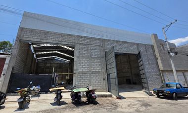 Bodega comercial en renta calle amplia a unos pasos del Estadio Morelos
