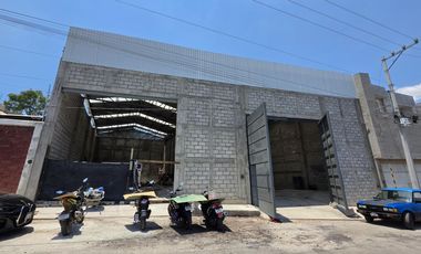 Bodega comercial en renta calle amplia a unos pasos del Estadio Morelos