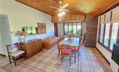 CHALET A 1 CUADRA DEL MAR SOBRE 2 LOTES
