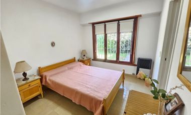 CHALET A 1 CUADRA DEL MAR SOBRE 2 LOTES