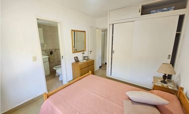 CHALET A 1 CUADRA DEL MAR SOBRE 2 LOTES