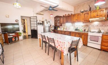 CASA A LA VENTA SOBRE AVENIDA FREYRE