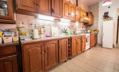 CASA A LA VENTA SOBRE AVENIDA FREYRE