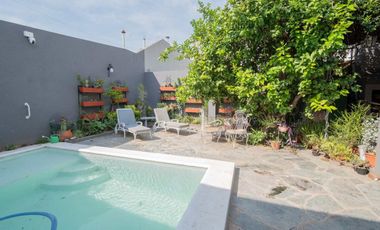 CASA A LA VENTA SOBRE AVENIDA FREYRE