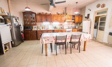 CASA A LA VENTA SOBRE AVENIDA FREYRE