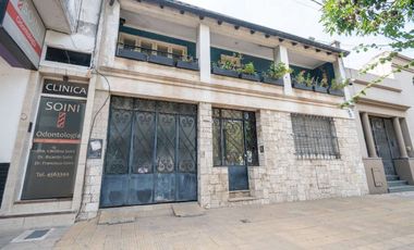 CASA A LA VENTA SOBRE AVENIDA FREYRE