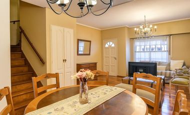 VENTA CASA DUPLEX OLIVOS 5 AMBIENTES PILETA JARDIN