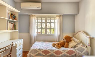 VENTA CASA DUPLEX OLIVOS 5 AMBIENTES PILETA JARDIN